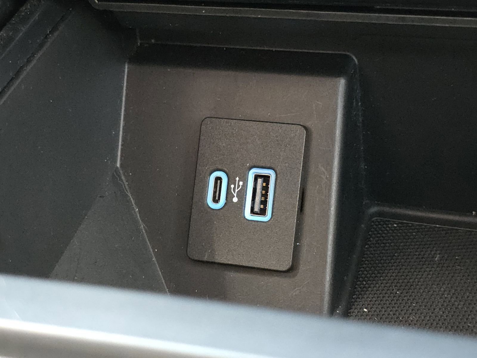 Used 2022 Ford F150 Lariat AWD/4WD image 4