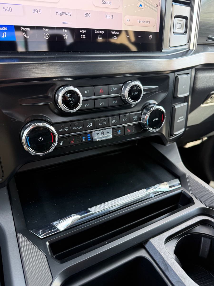 New 2026 Ford F350 Lariat w/ Black Appearance Package image 28