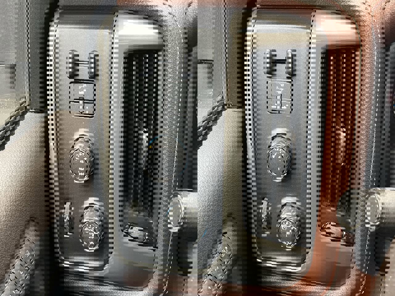 Used 2016 Chevrolet Silverado 2500 High Country w/ Duramax Plus Package image 17