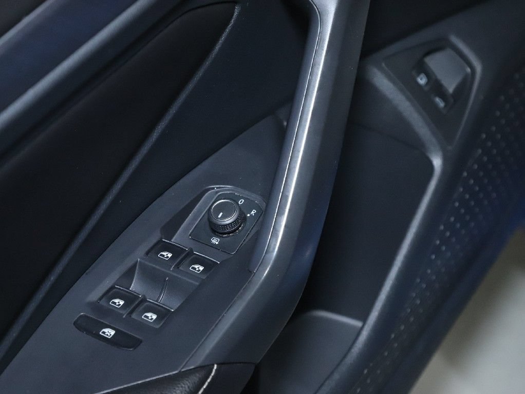 Used 2023 Volkswagen Jetta SE FWD image 16
