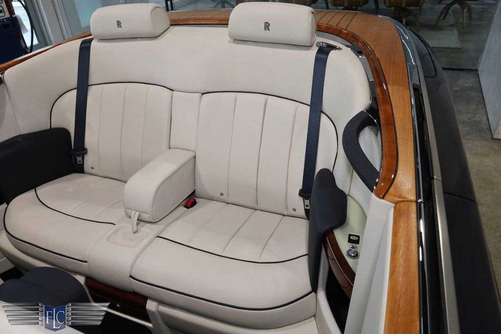 Used 2013 Rolls-Royce Phantom Drophead Coupe image 21