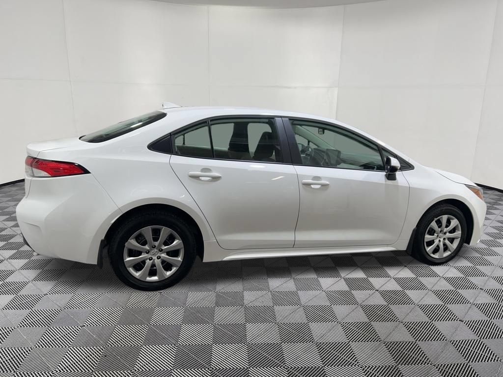 Used 2026 Toyota Corolla LE FWD image 8