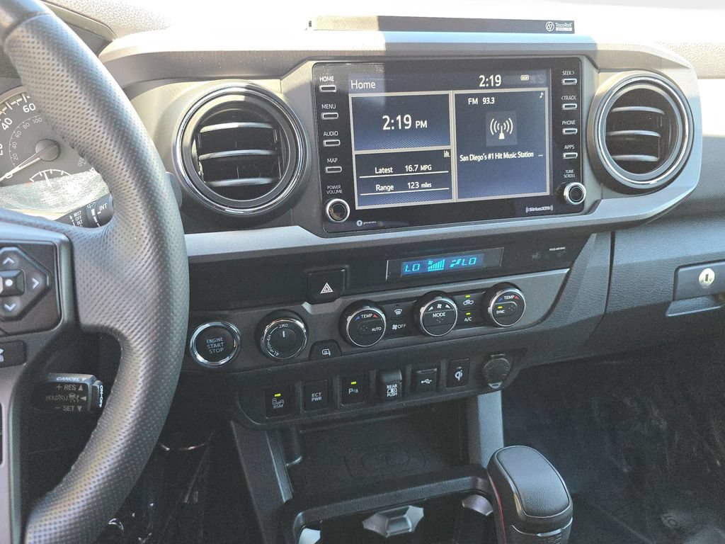Used 2021 Toyota Tacoma TRD Off-Road w/ Technology Package AWD/4WD image 25
