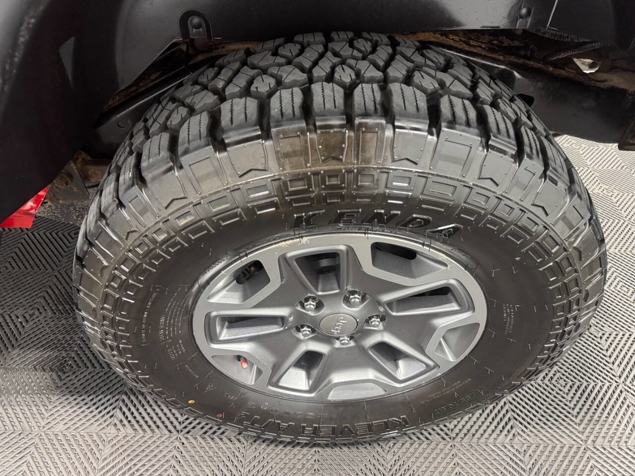 Used 2016 Jeep Wrangler Unlimited Rubicon w/ Connectivity Group image 36