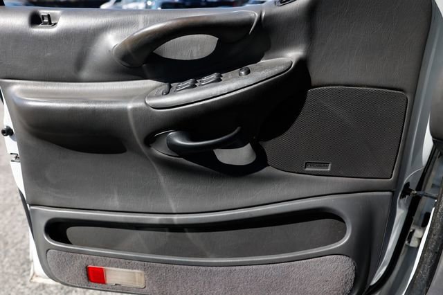 Used 2002 Ford Expedition XLT image 43