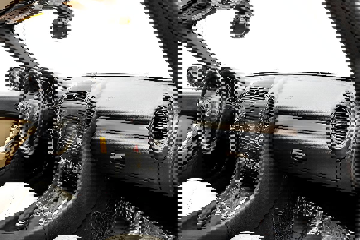 Used 2011 Mercedes-Benz SLK 300 image 16