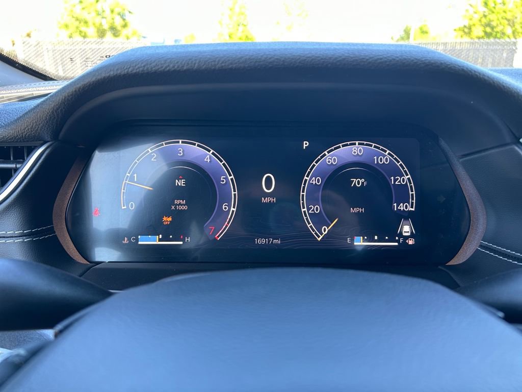 Used 2023 Jeep Grand Cherokee Altitude AWD/4WD image 15