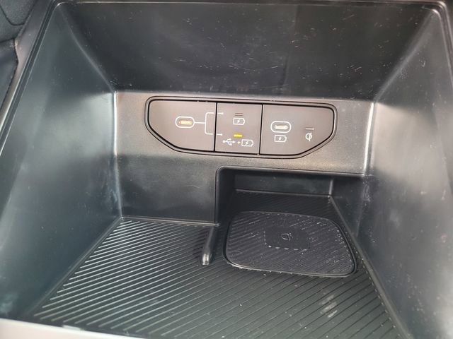 Used 2024 Kia Sorento S image 25