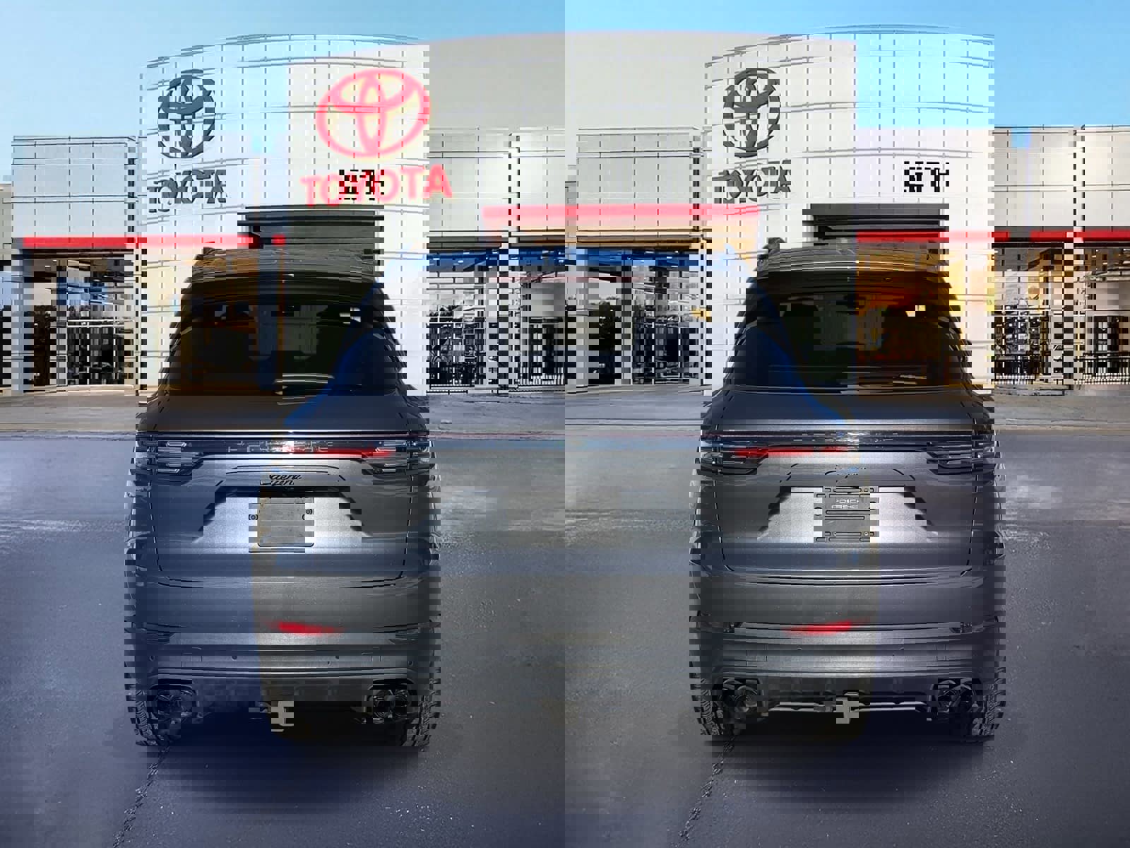 Used 2020 Porsche Cayenne image 6