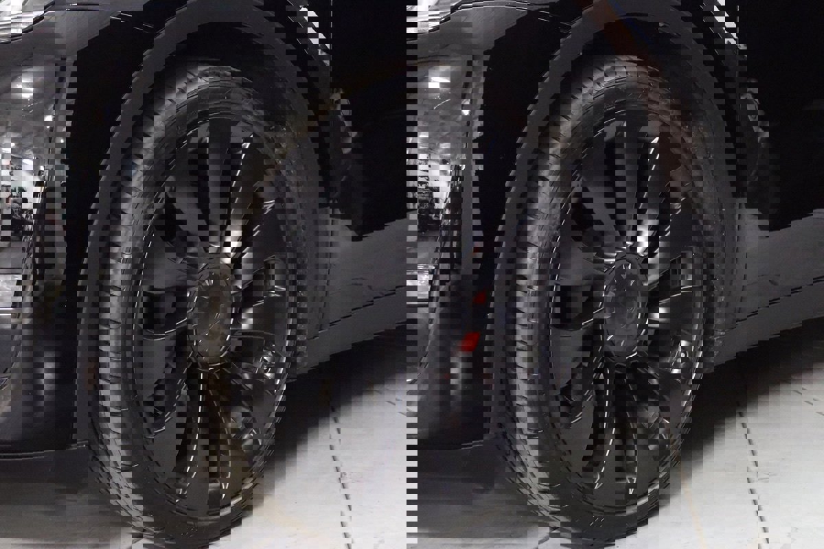 Used 2023 Tesla Model Y Performance image 3