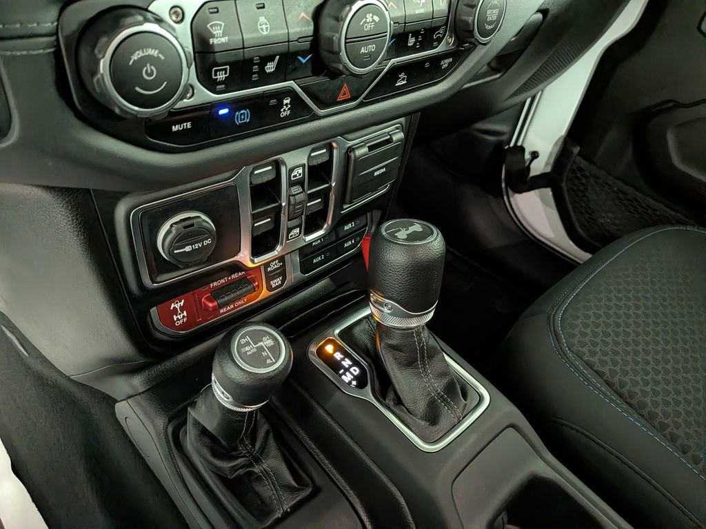 Certified 2025 Jeep Wrangler Unlimited Rubicon 4xe w/ Convenience Group image 27