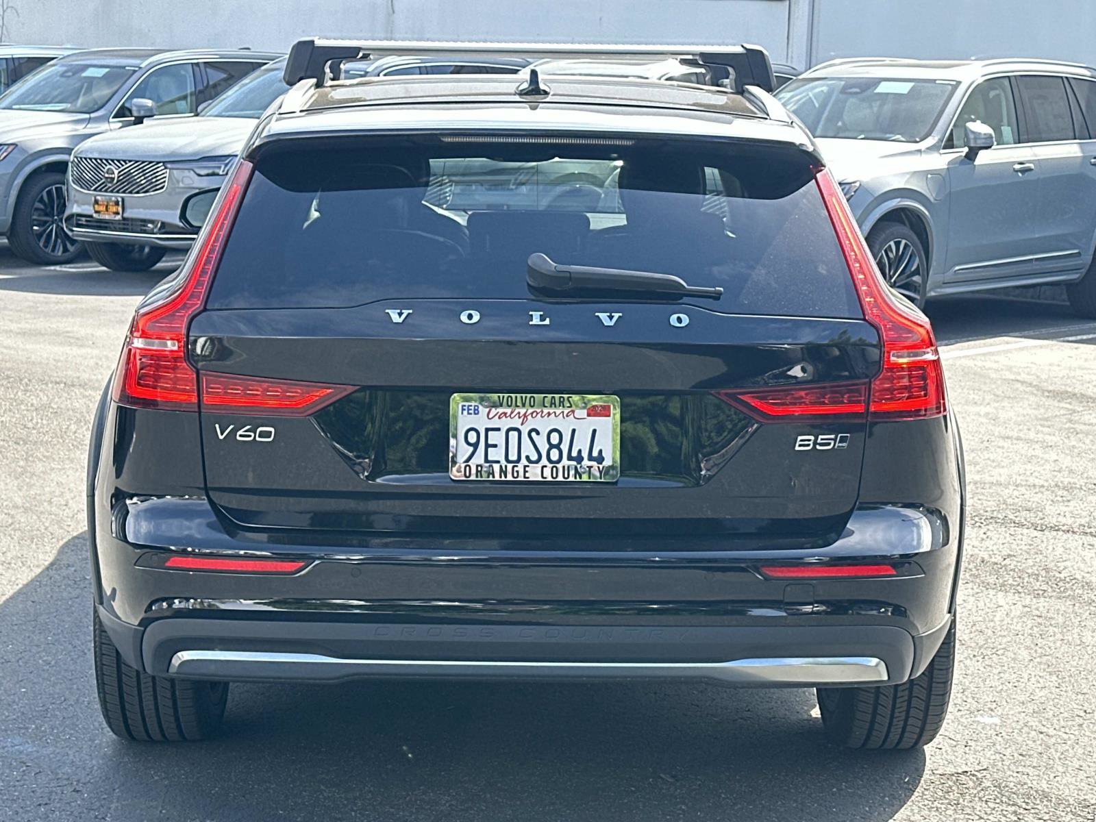 Certified 2023 Volvo V60 B5 Cross Country Plus w/ Climate Package image 5