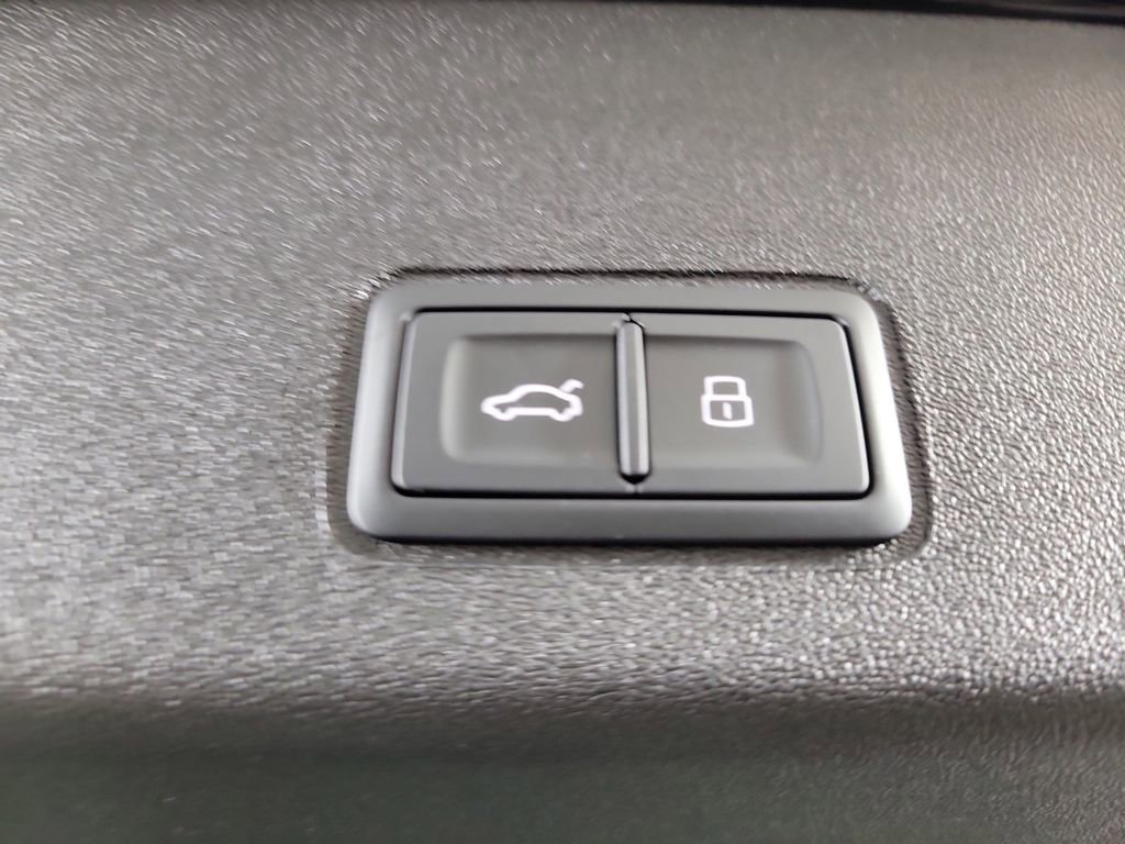 New 2026 Audi Q3 quattro 2.0T AWD/4WD image 10