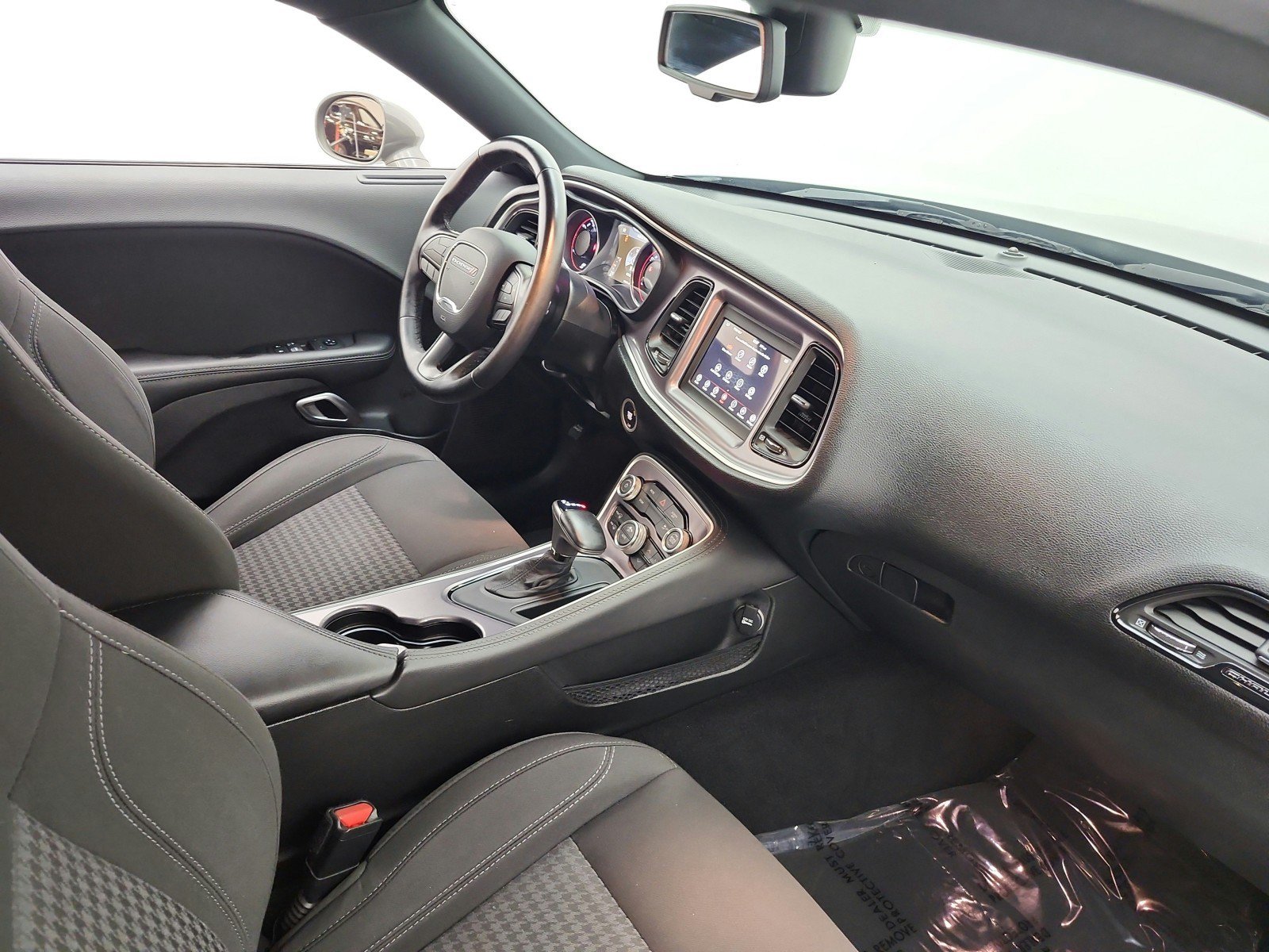 Used 2019 Dodge Challenger SXT RWD image 17