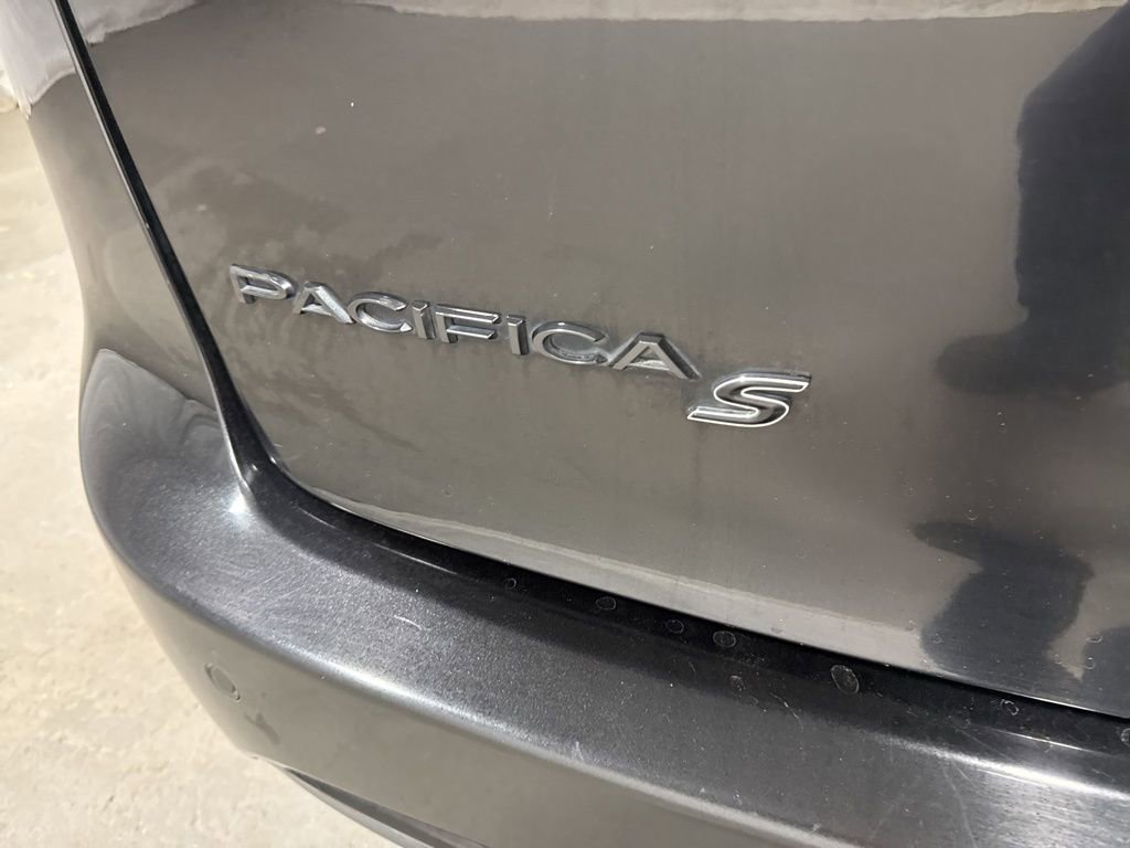 Used 2019 Chrysler Pacifica Touring Plus w/ S Appearance Package image 15