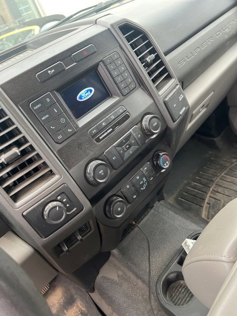Used 2020 Ford F250 XL w/ Power Equipment Group image 9