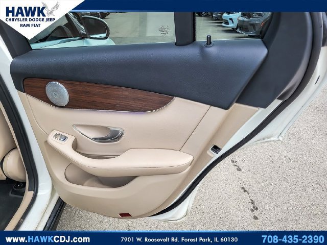 Used 2021 Mercedes-Benz GLC 300 4MATIC w/ Premium Package image 30