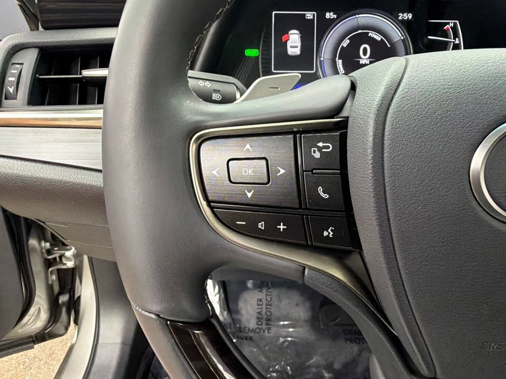 Used 2020 Lexus ES 300h w/ Luxury Package FWD image 13