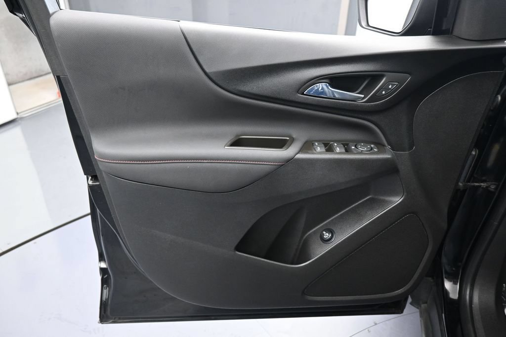 Used 2024 Chevrolet Equinox RS FWD image 13