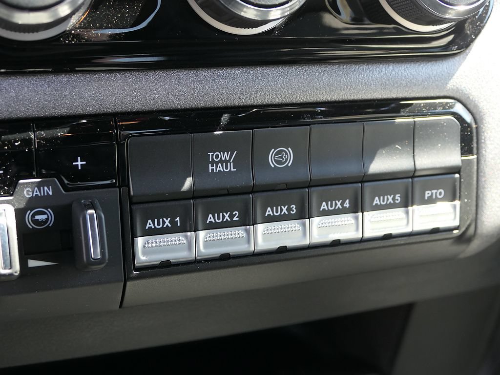 New 2026 RAM 3500 Tradesman AWD/4WD image 25
