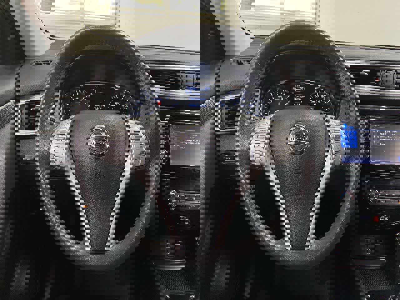 Used 2016 Nissan Rogue SL w/ SL Premium Package image 21