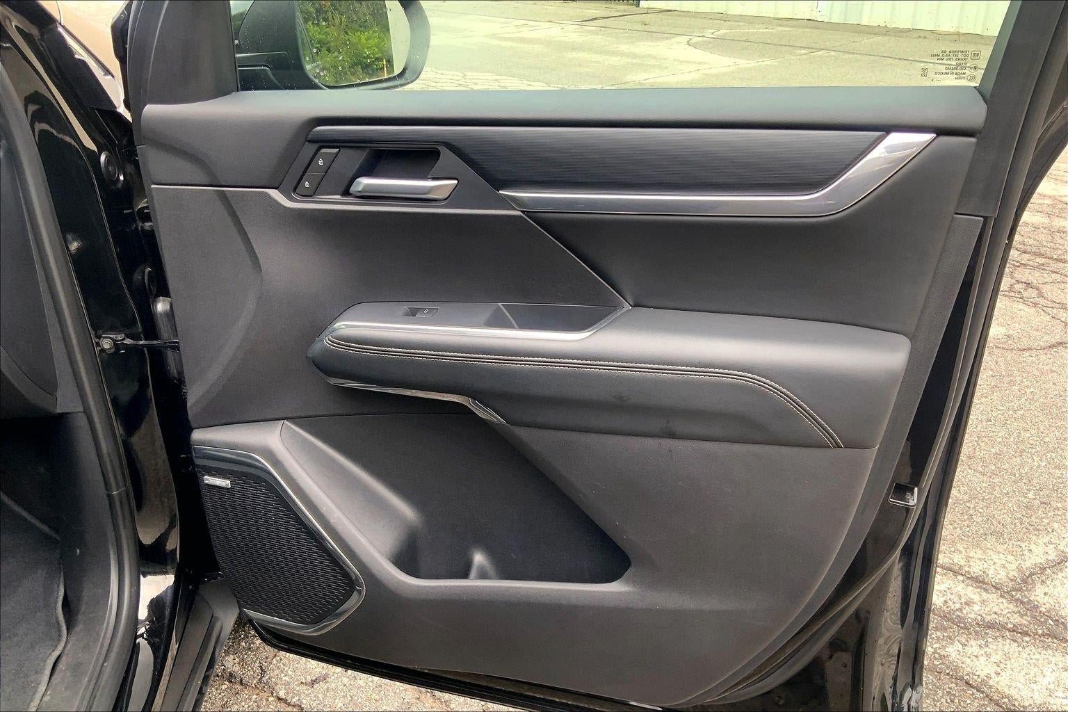Used 2025 GMC Acadia Elevation FWD image 27