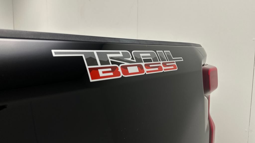 Used 2020 Chevrolet Silverado 1500 LT Trail Boss AWD/4WD image 16
