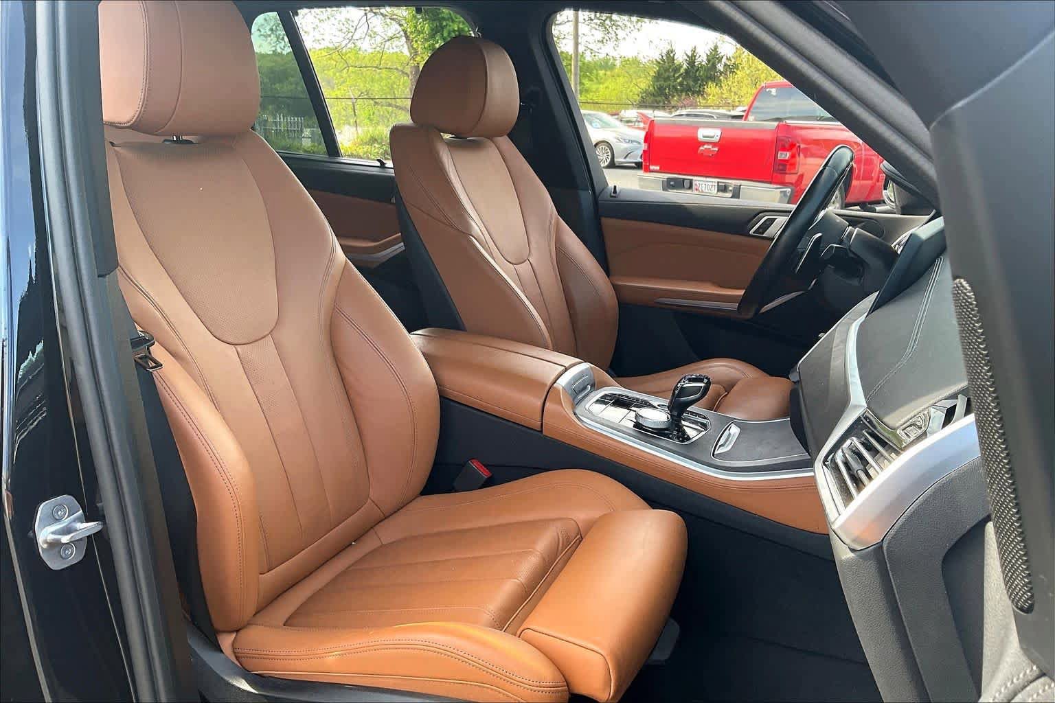Used 2022 BMW X5 xDrive40i w/ M Sport Package AWD/4WD image 8