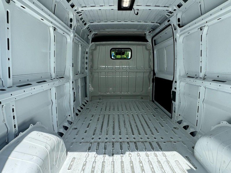 Used 2025 RAM ProMaster 2500 w/ Convenience Group FWD image 5