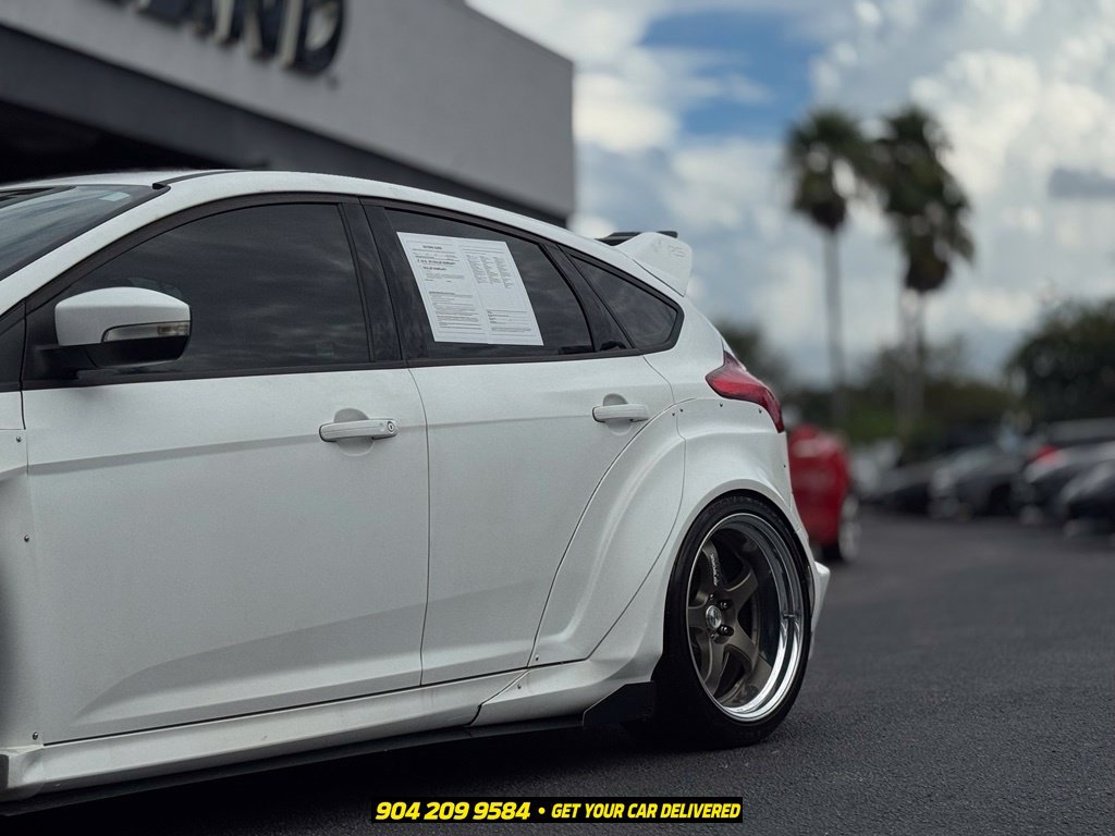 Used 2017 Ford Focus RS AWD/4WD image 3