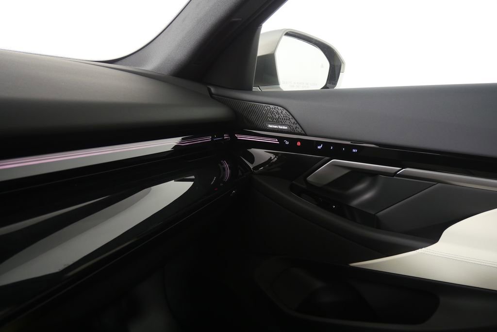 New 2026 BMW 530i xDrive w/ Premium Package image 26