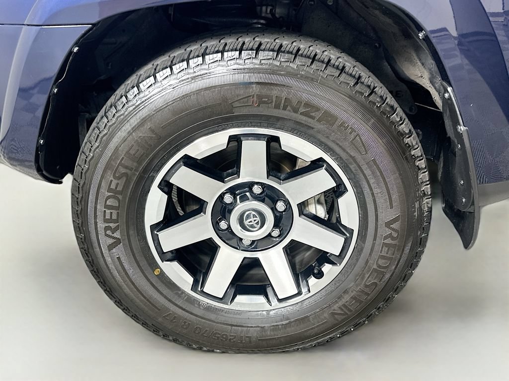 Certified 2023 Toyota 4Runner TRD Off-Road Premium w/ Moonroof Package AWD/4WD image 32