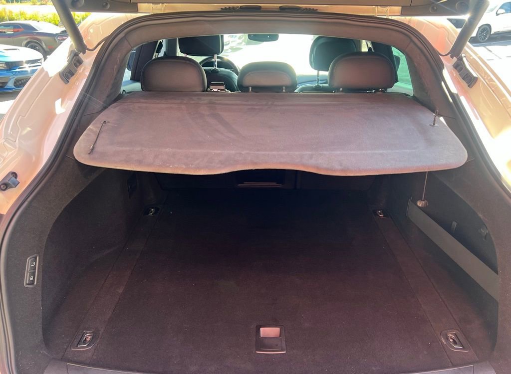 Used 2021 Maserati Levante image 18