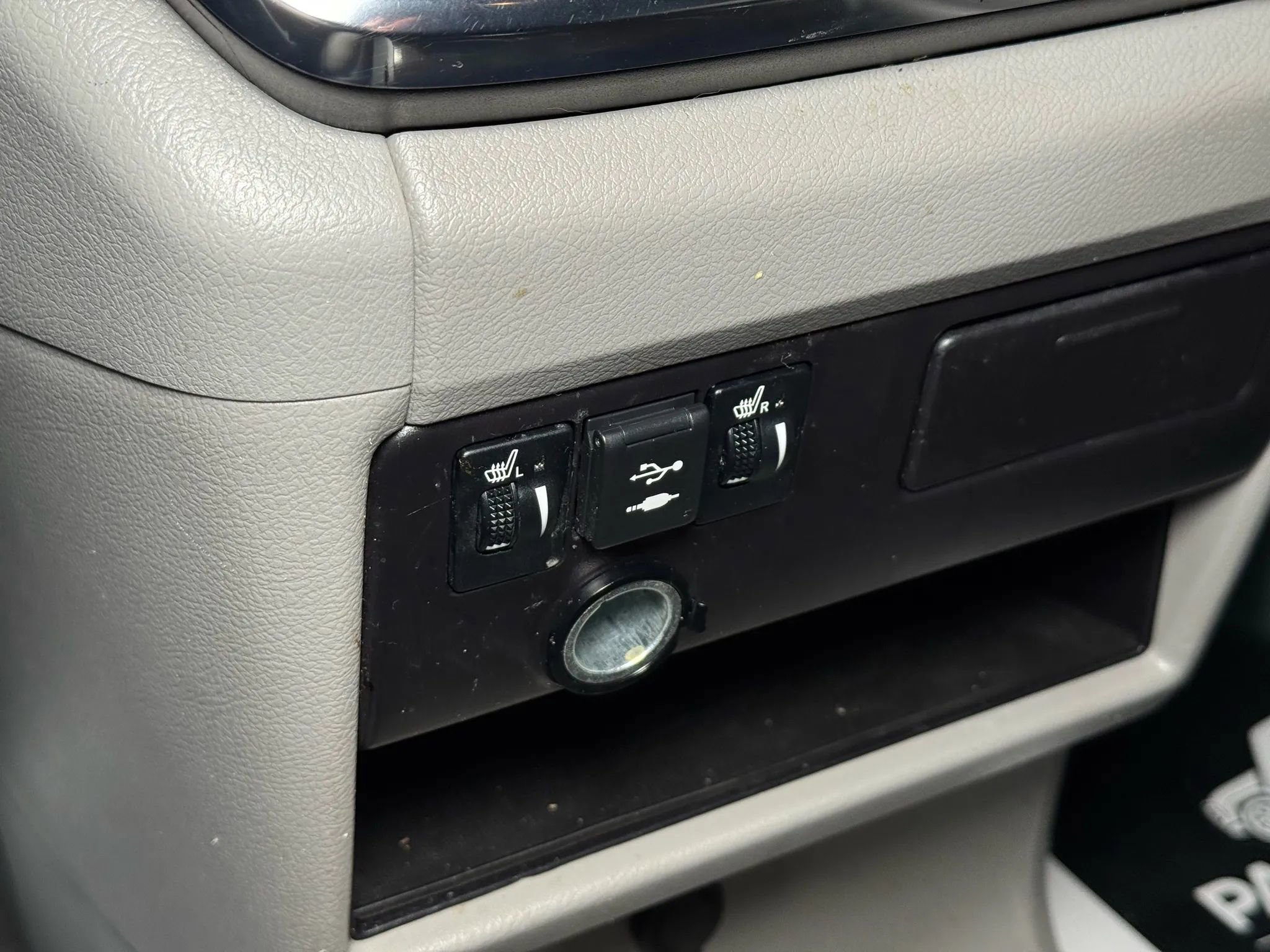 Used 2019 Toyota Sienna XLE FWD image 38