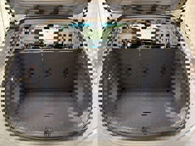 Used 2020 Chevrolet Bolt Premier w/ Infotainment Package image 27