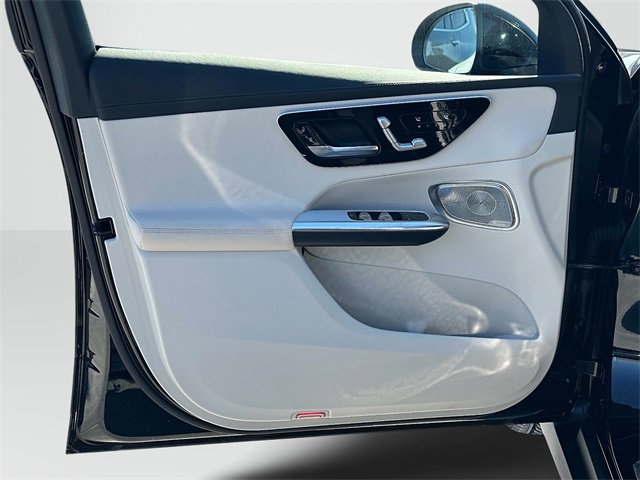 Used 2025 Mercedes-Benz GLC 350e 4MATIC image 13