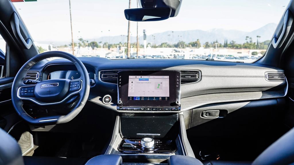 Certified 2024 Jeep Wagoneer Series II image 13