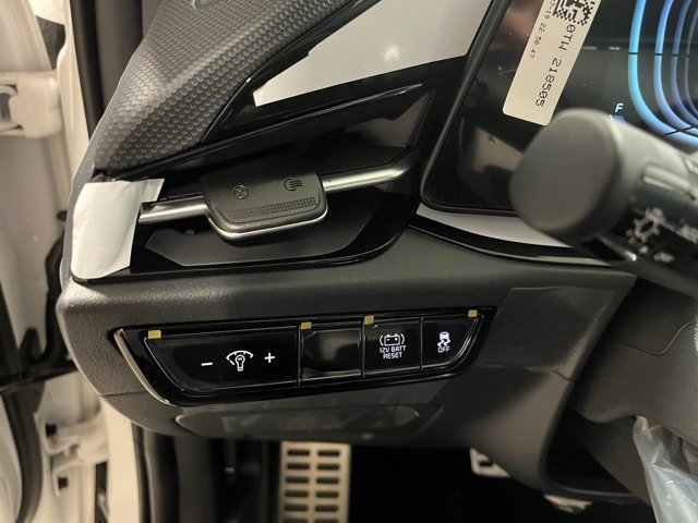 New 2025 Kia Niro EX Touring image 13