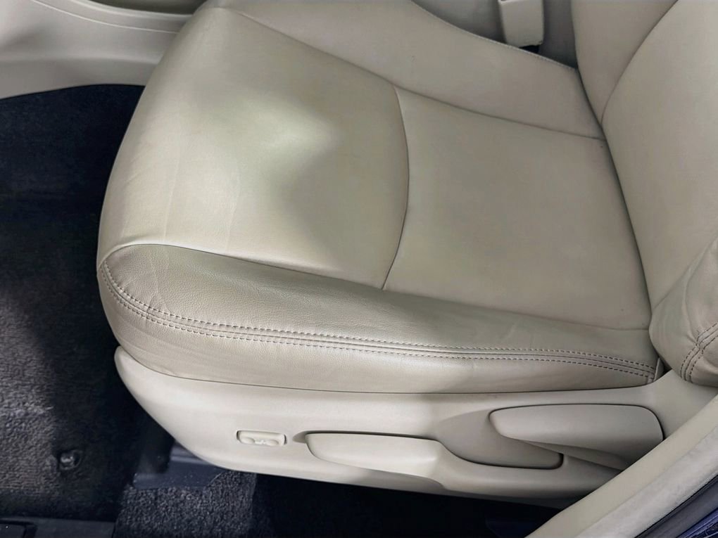Used 2012 Toyota Prius V Five FWD image 23