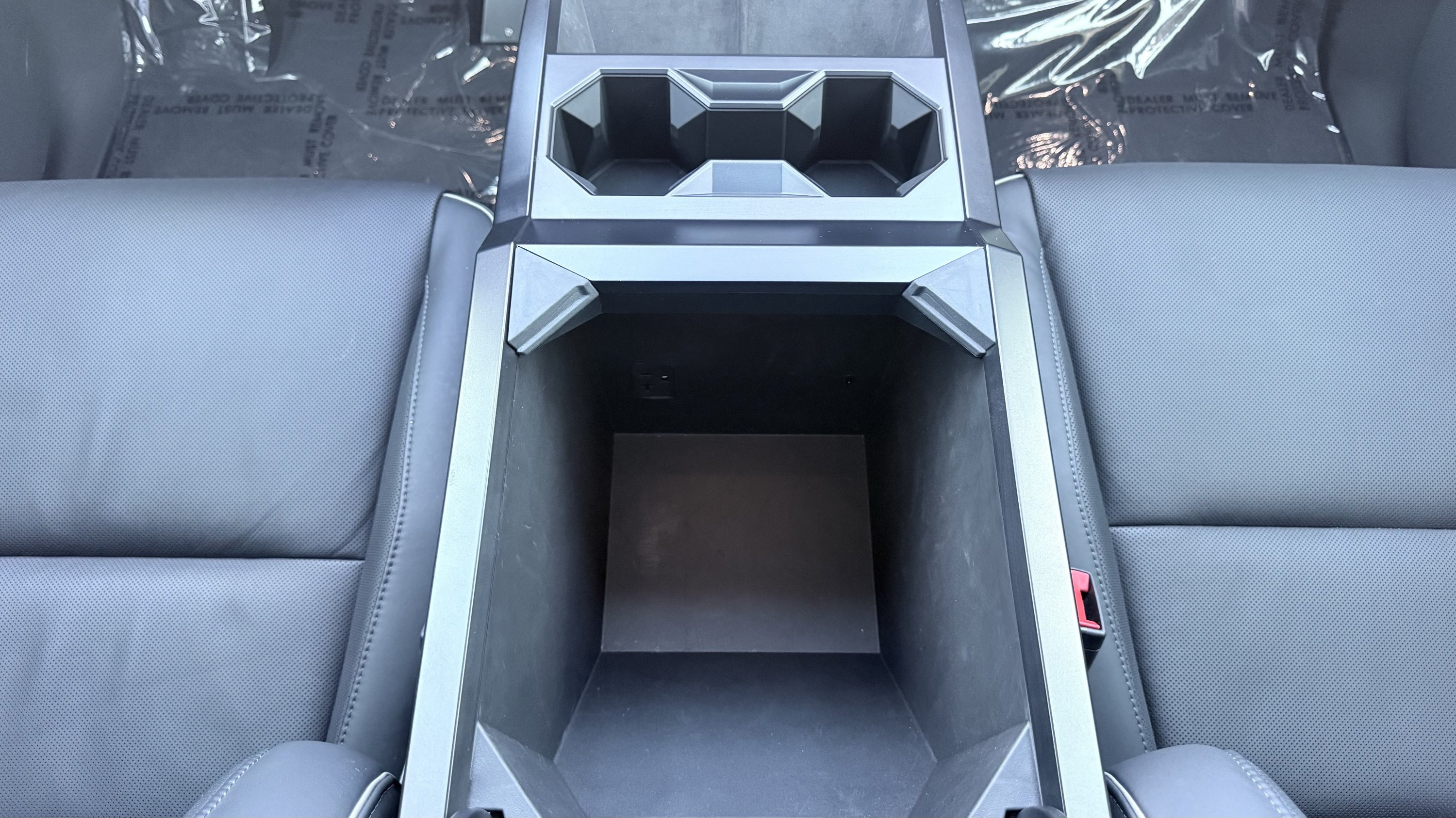 Used 2024 Tesla Cybertruck AWD Crew Cab image 56