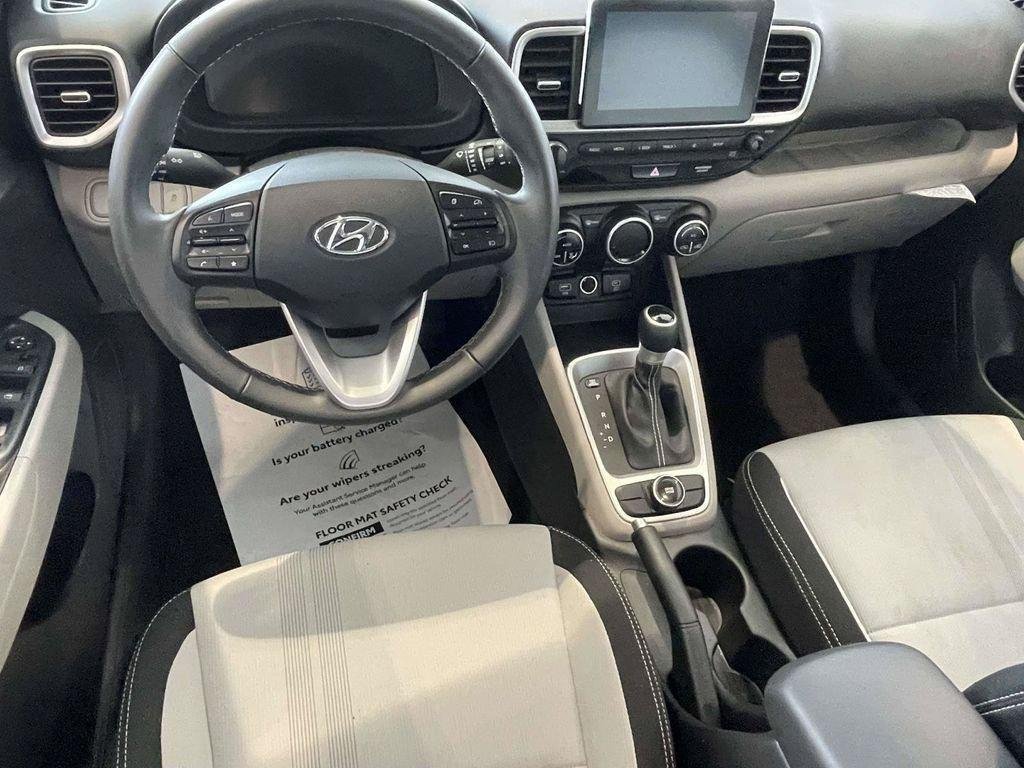 New 2025 Hyundai Venue SEL FWD image 43