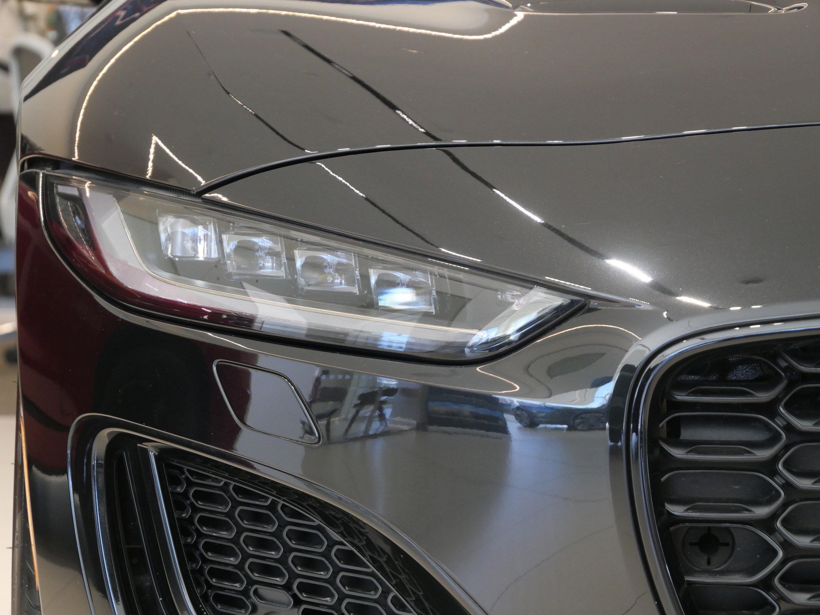 New 2024 Jaguar F-TYPE R-Dynamic image 9