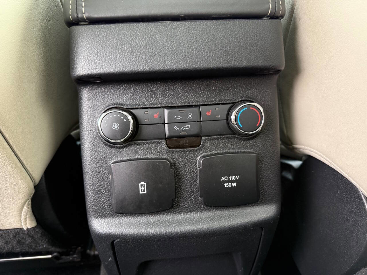 Used 2016 Ford Explorer Platinum image 23