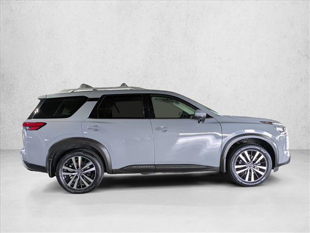 Used 2023 Nissan Pathfinder Platinum w/ Cargo Package FWD image 4