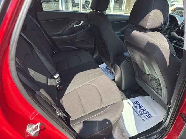 Used 2018 Hyundai Elantra GT FWD image 19