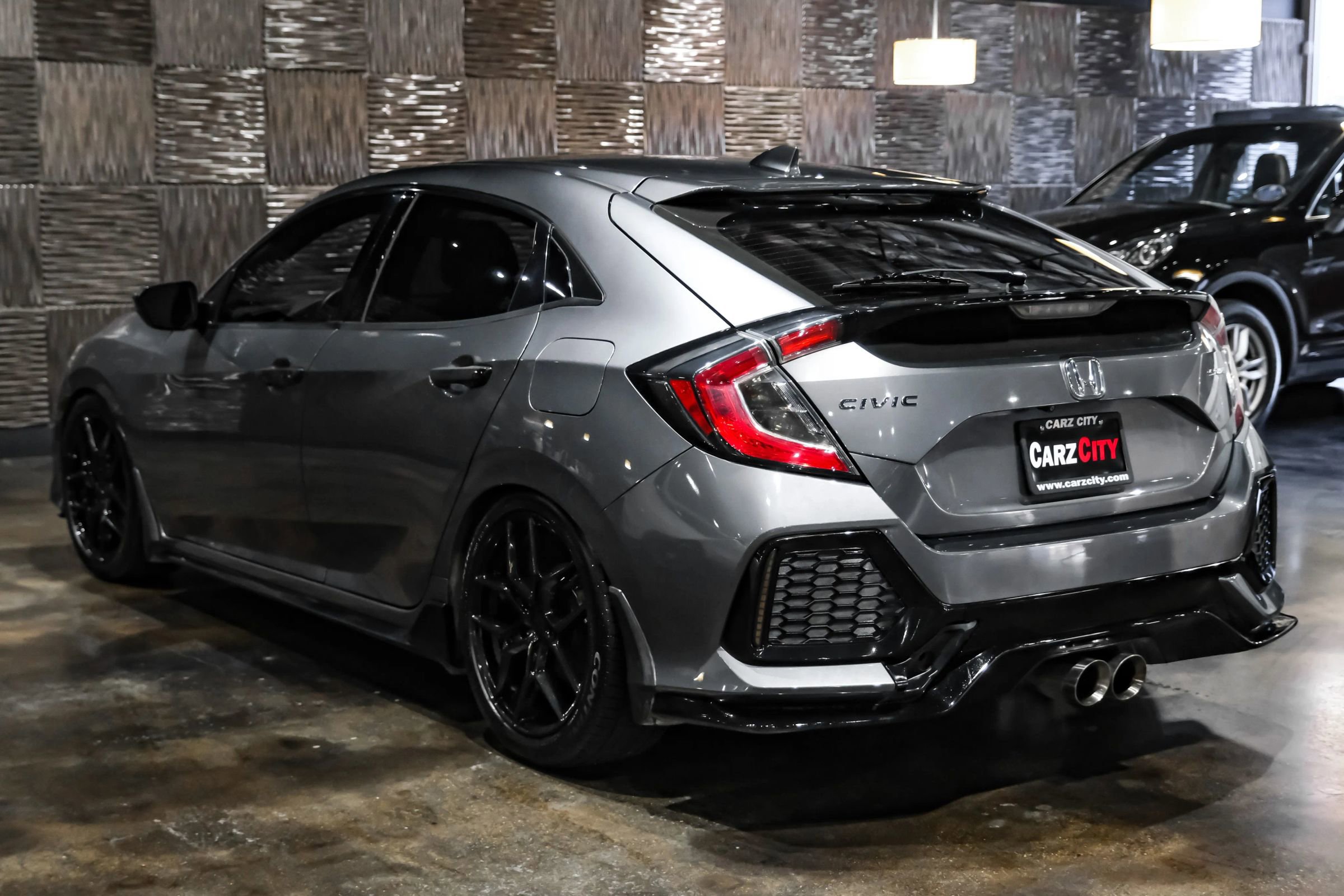 Used 2018 Honda Civic Sport image 9