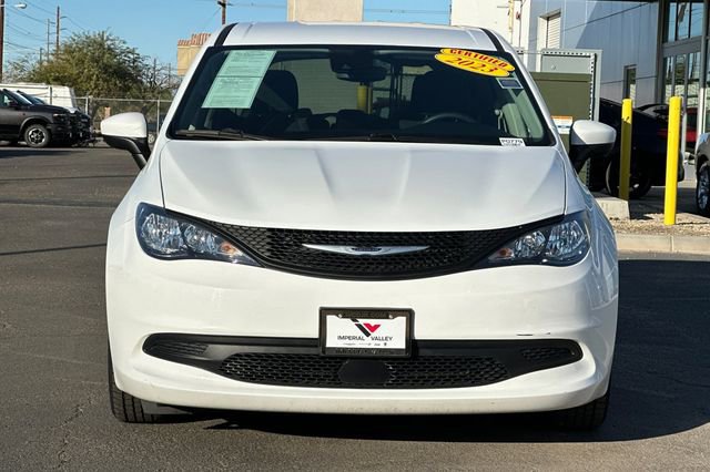 Certified 2023 Chrysler Voyager LX image 13