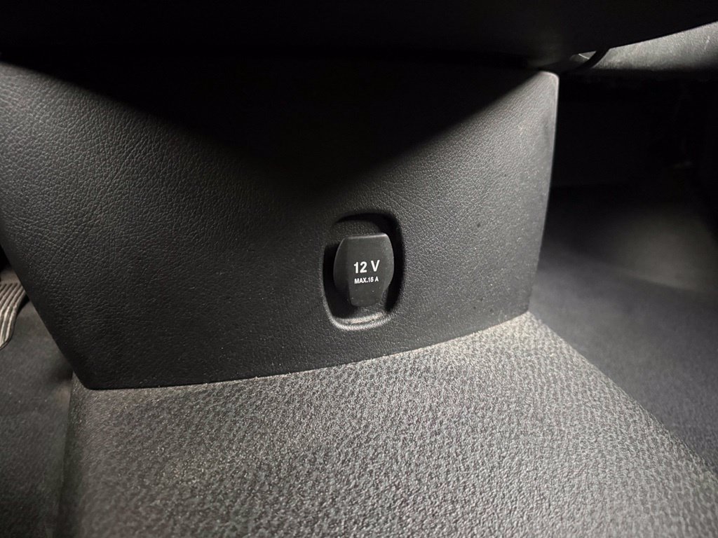Used 2018 Mercedes-Benz Metris Passenger image 29