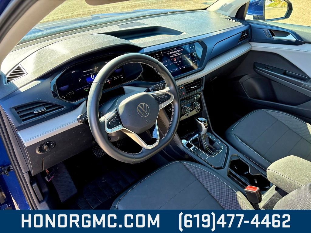 Used 2024 Volkswagen Taos SE image 11