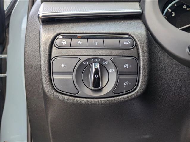 Used 2022 INFINITI QX50 Sensory image 9